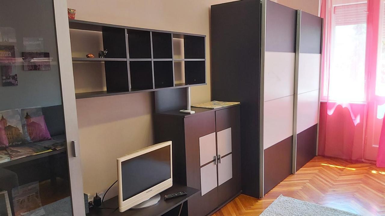 Tisza-Parti Napfeny Apartman セゲド エクステリア 写真